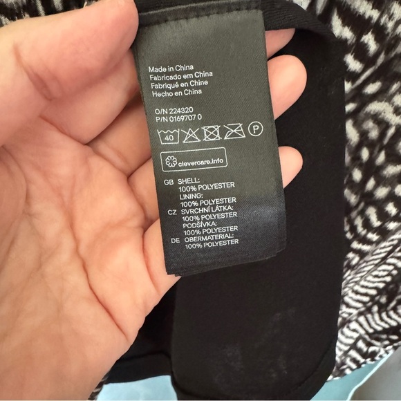 NWT H&M Black&White Feather Patterned Dress Size 12 - Picture 9 of 9